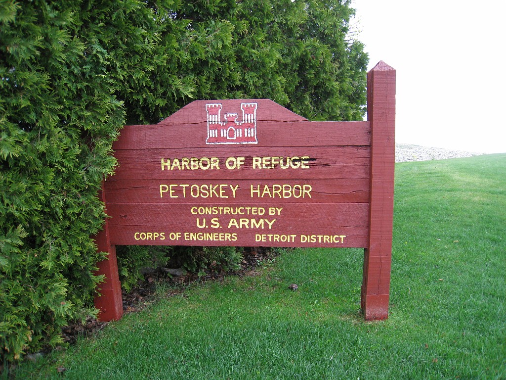 Mackinaw Island Area May 2008 1462.jpg - May 24 2008 a trip to Mackinac City for a 5 M race and a visit to Mackinac Island. A day to the UP, Paradise, Whitefish Point and Tahquamen Falls. This was followed by trips to Petoskey and Charlevoix.